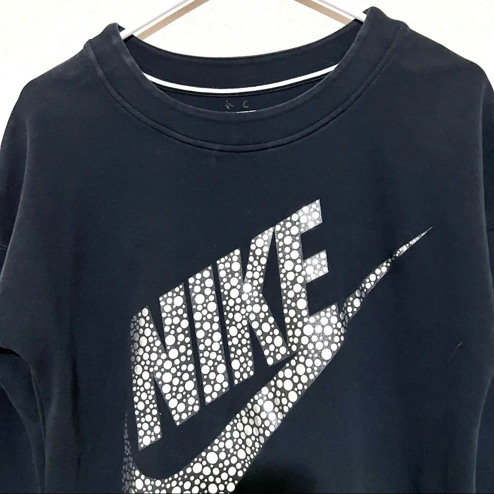 NIKE WOMENS LONG SLEEVE METALLIC LOGO BLACK CREW SWEATSHIRT Womens size XS